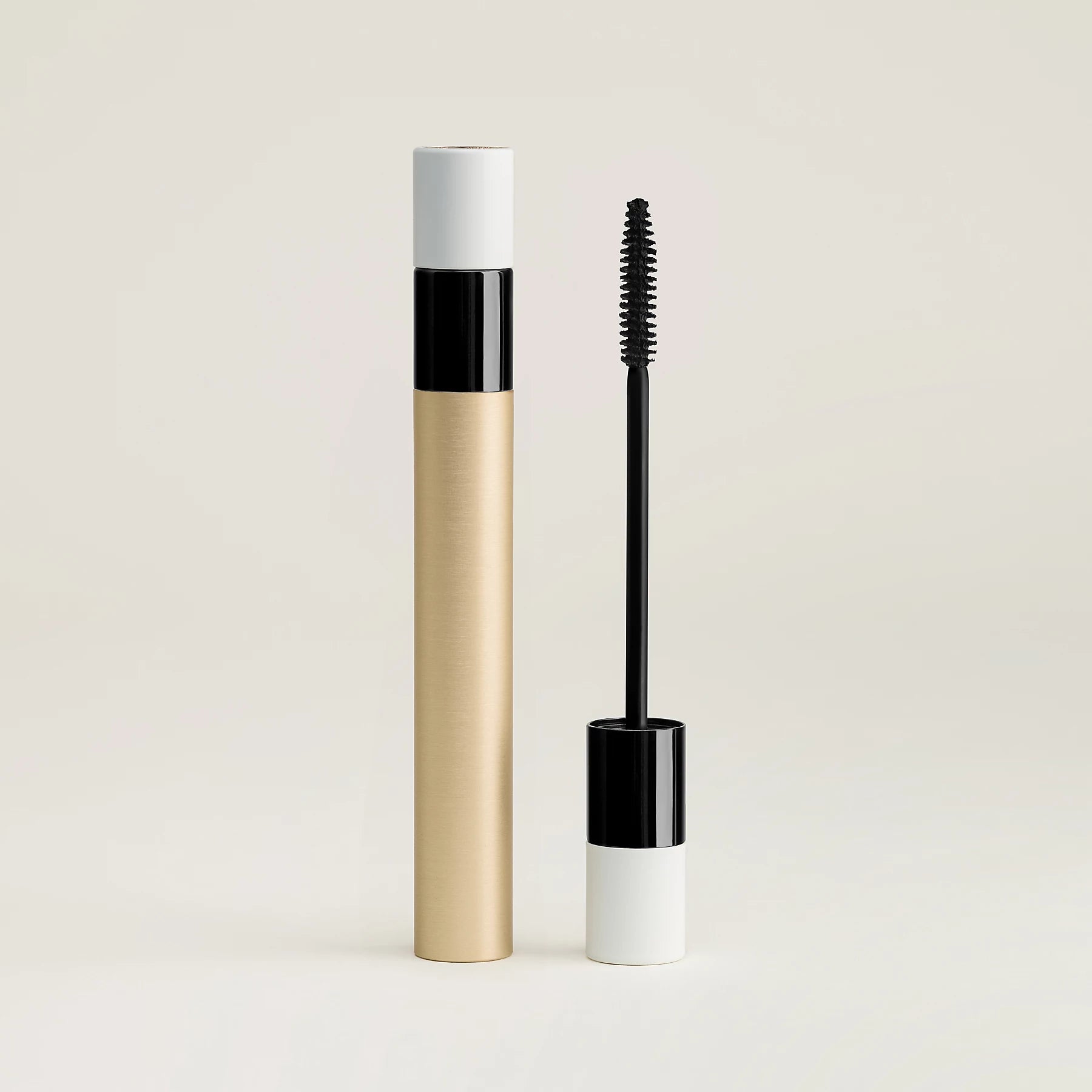 Hermes - Revitalizing treatment mascara, Charcoal Black
